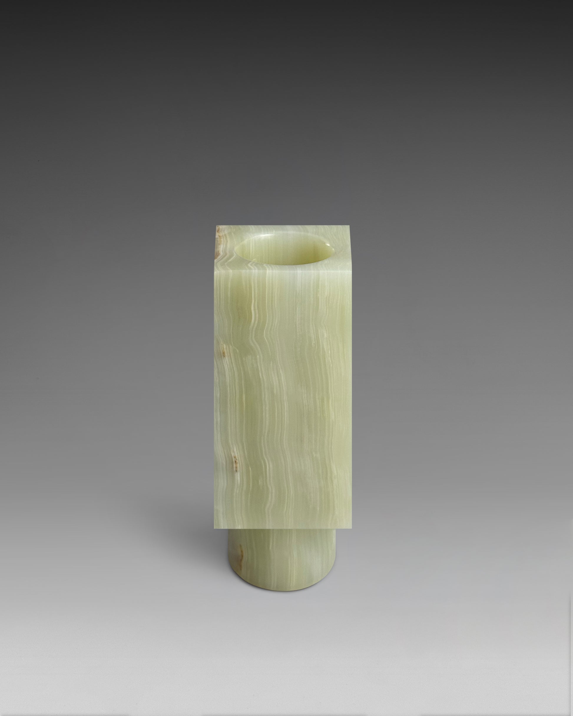 Aleyè Nomade No. 57 – The Onyx Vase