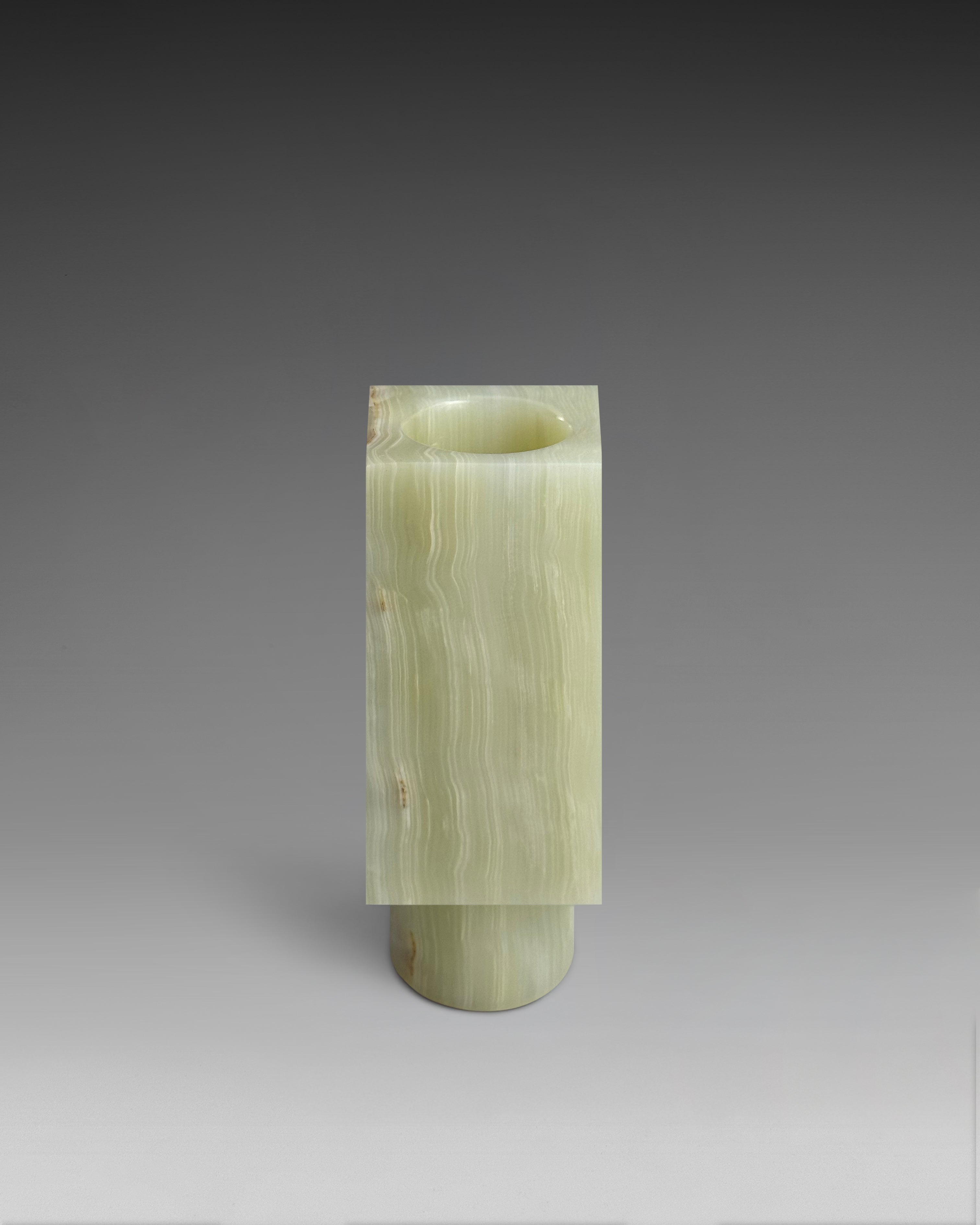 Aleyè Nomade No. 57 – The Onyx Vase