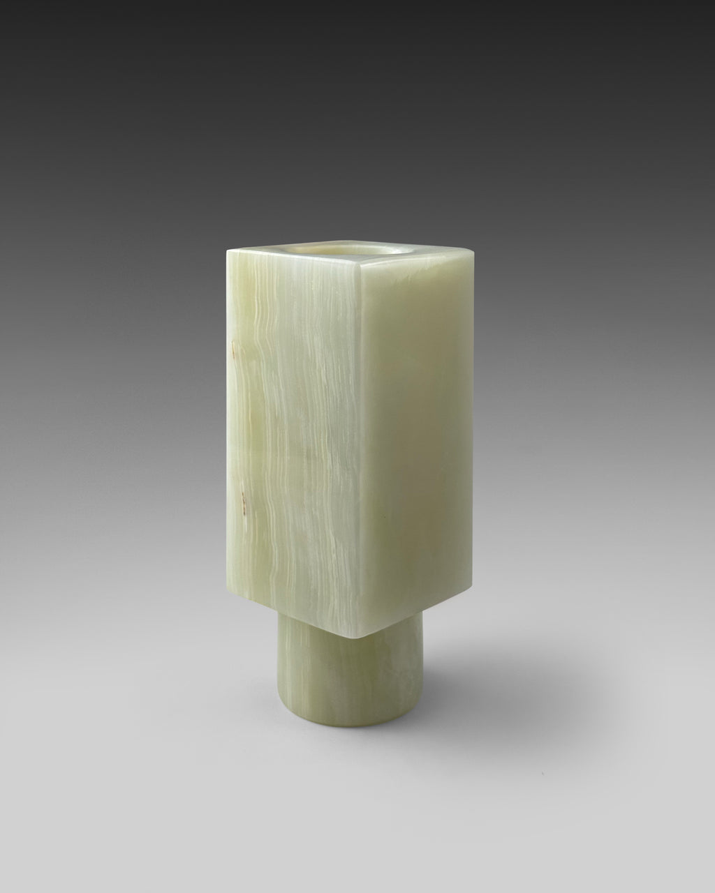 Aleyè Nomade No. 57 – The Onyx Vase