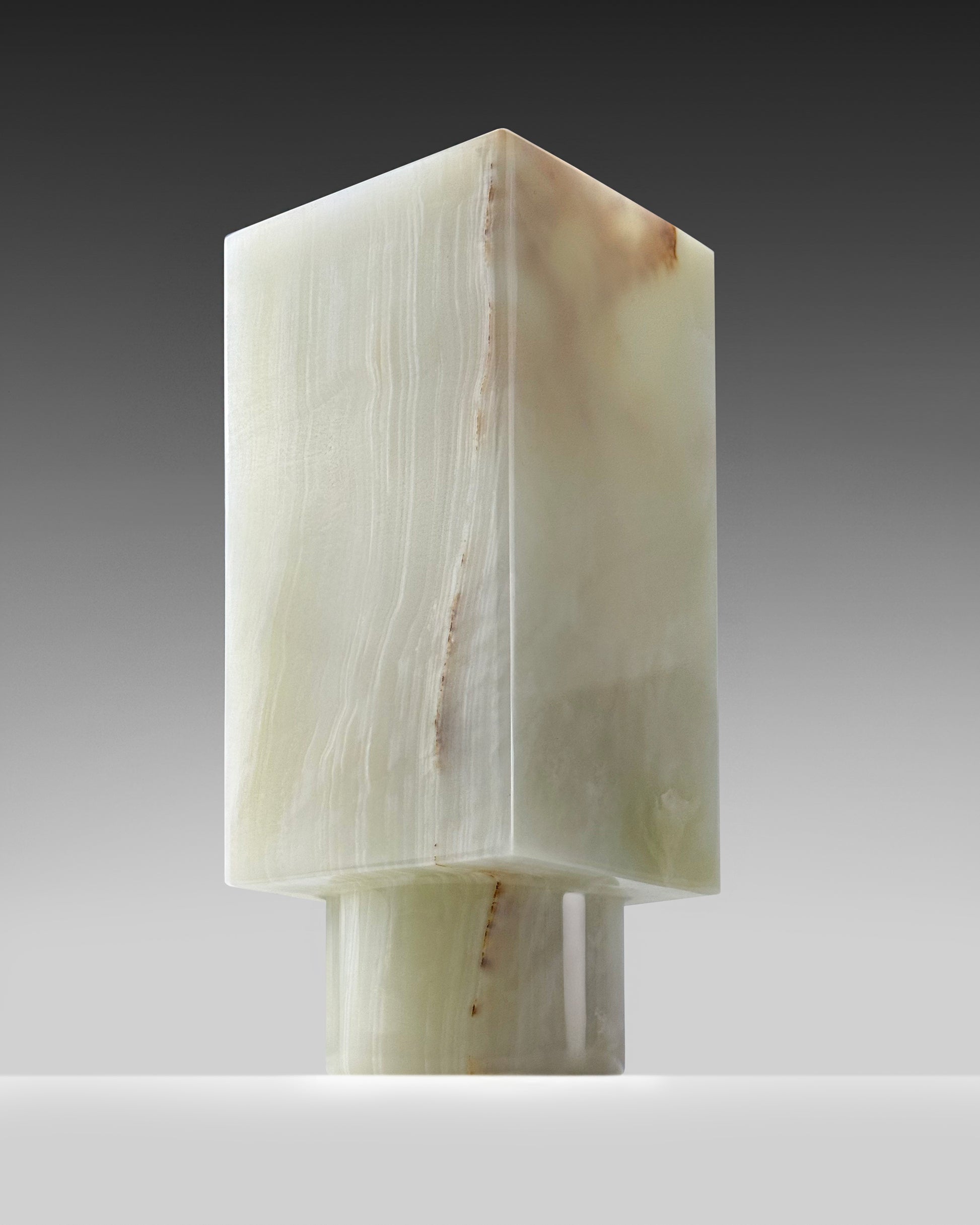 Aleyè Nomade No. 57 – The Onyx Vase