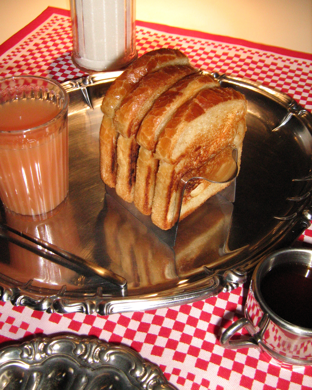 The Chelsea Toast Tray
