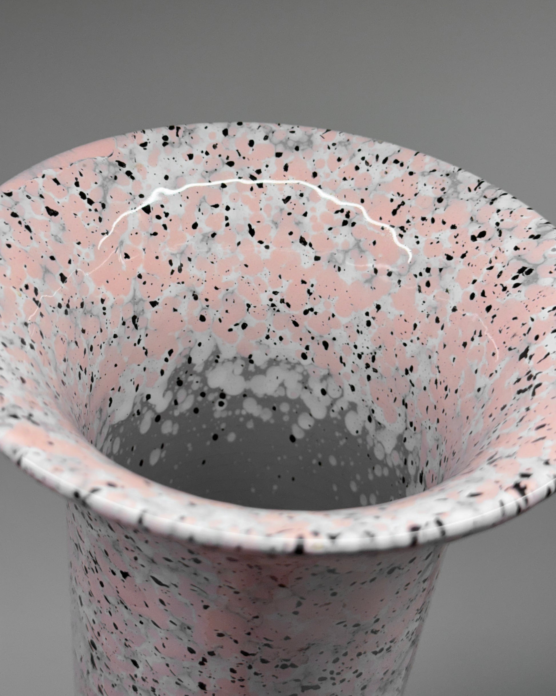 Aleyè Nomade No. 30 - The Pink Glazed Vase