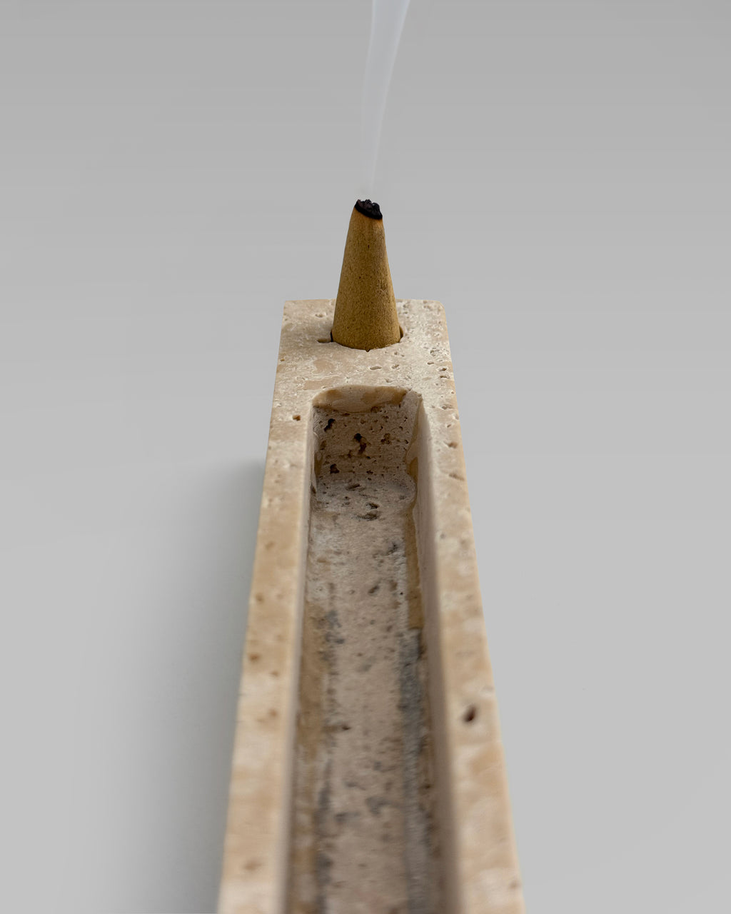 Aleyè Nomade No. 62 – The Travertino Incense Holder