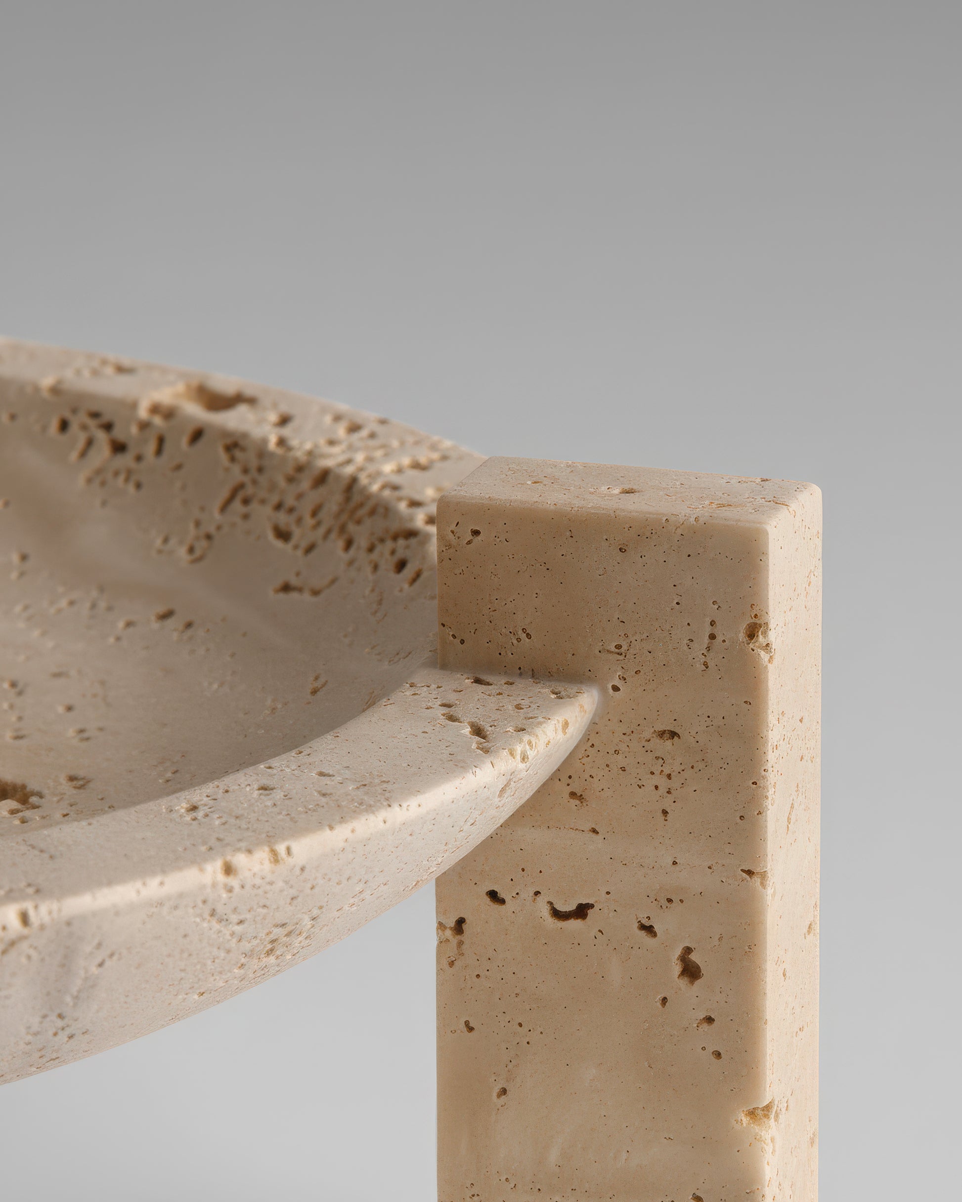 Block Stand Low by Studionudo