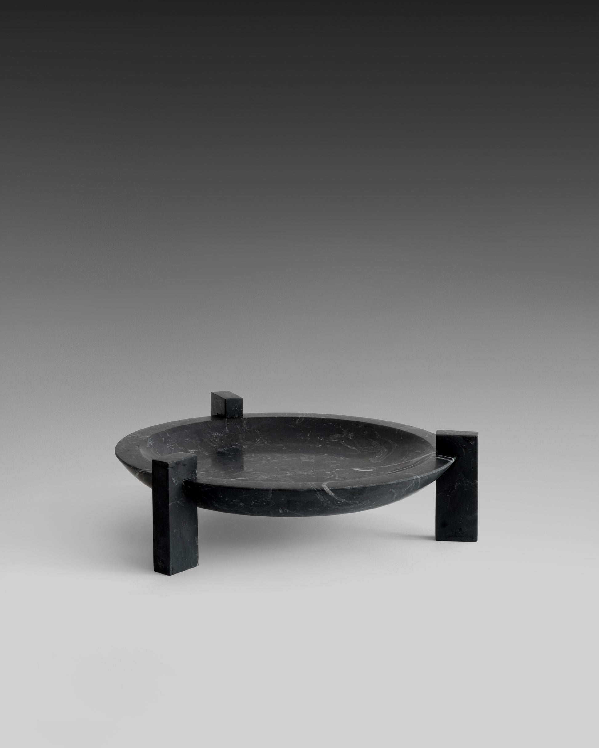 Block Stand Low by Studionudo