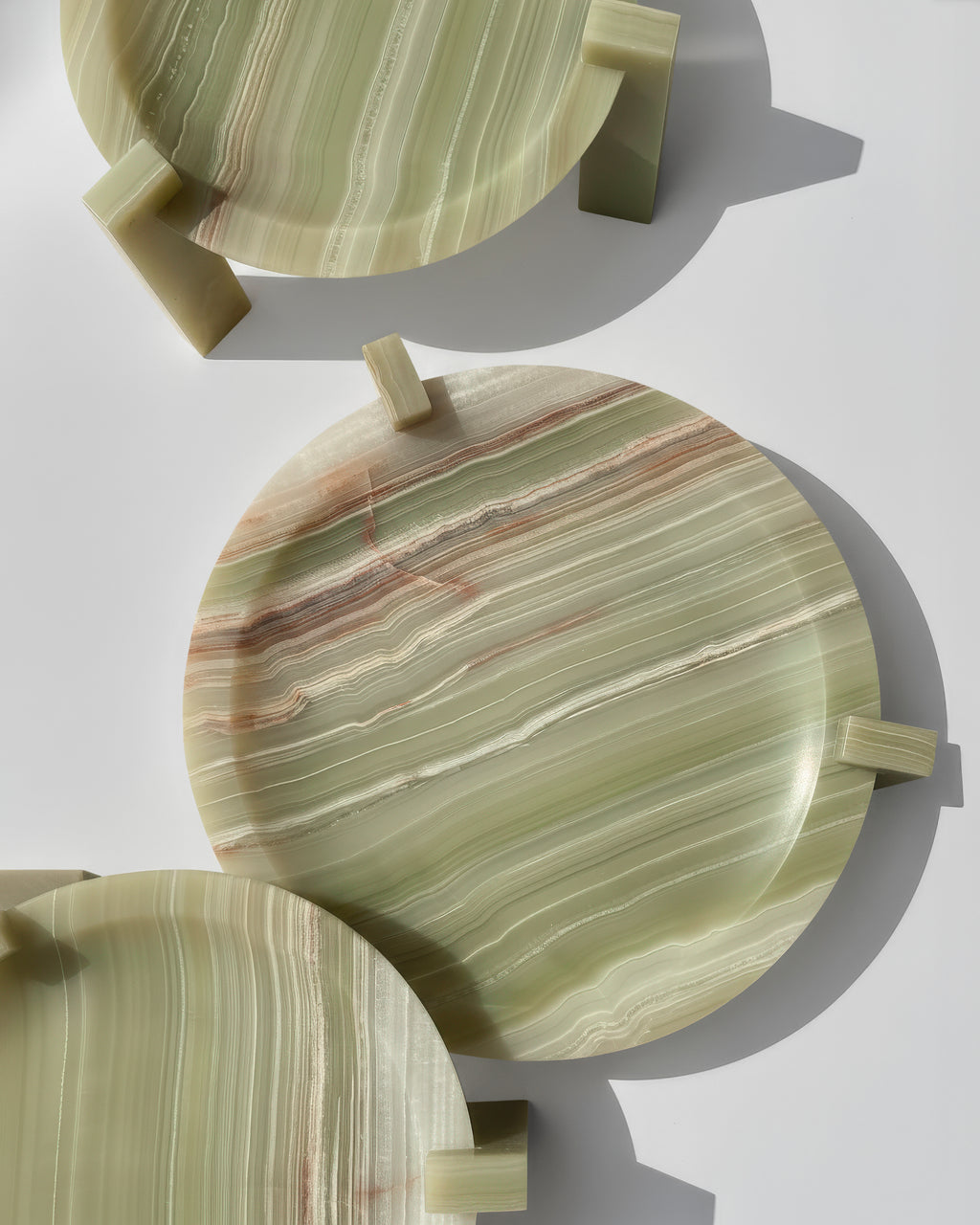 Block Stand Low by Studionudo