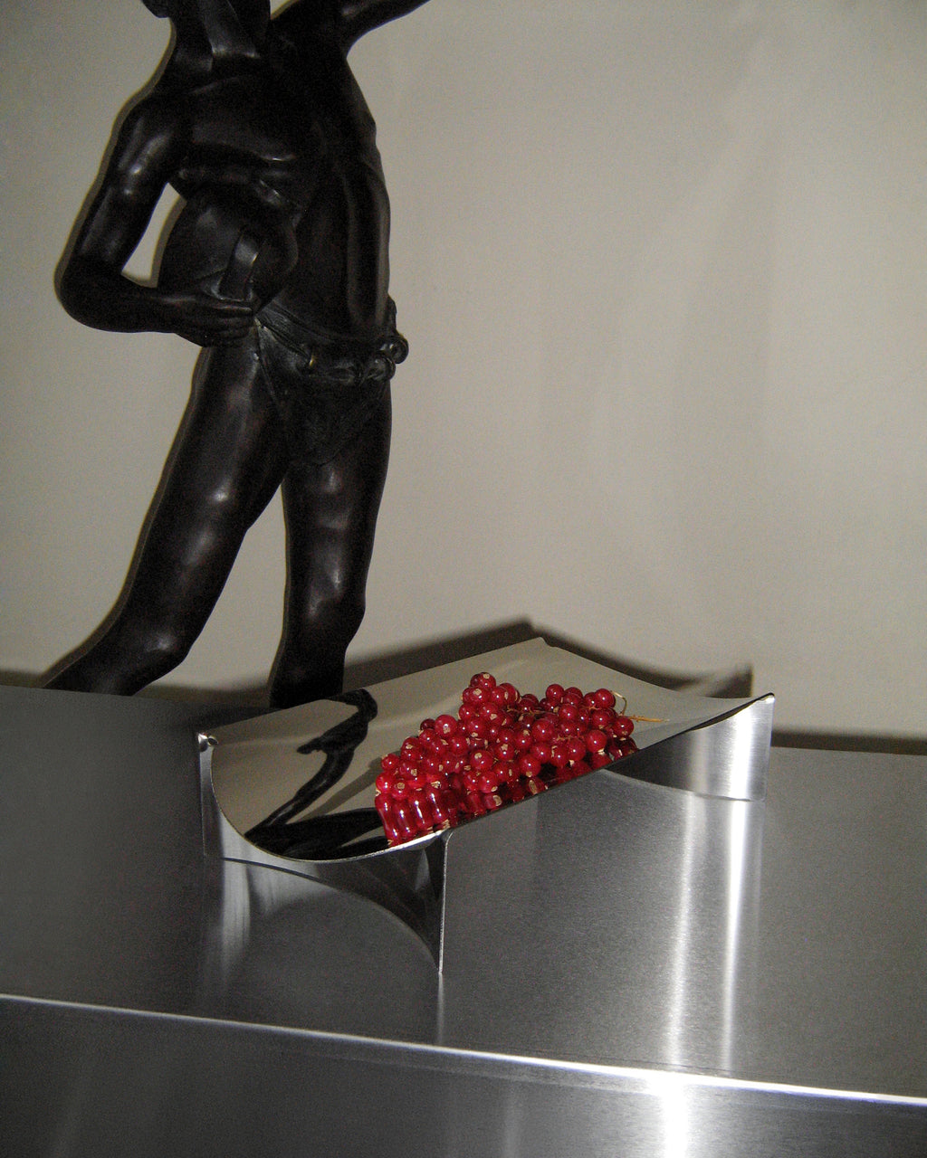 Tubular Object by Zowa in Mirror Finish